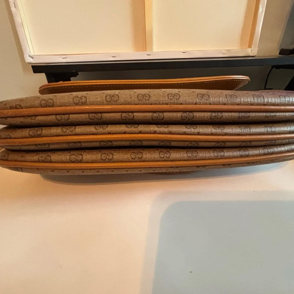 Authentic Vintage Gucci Micro GG Monogram Crossbody Bag - Very Good Condition - Picture 9 of 16